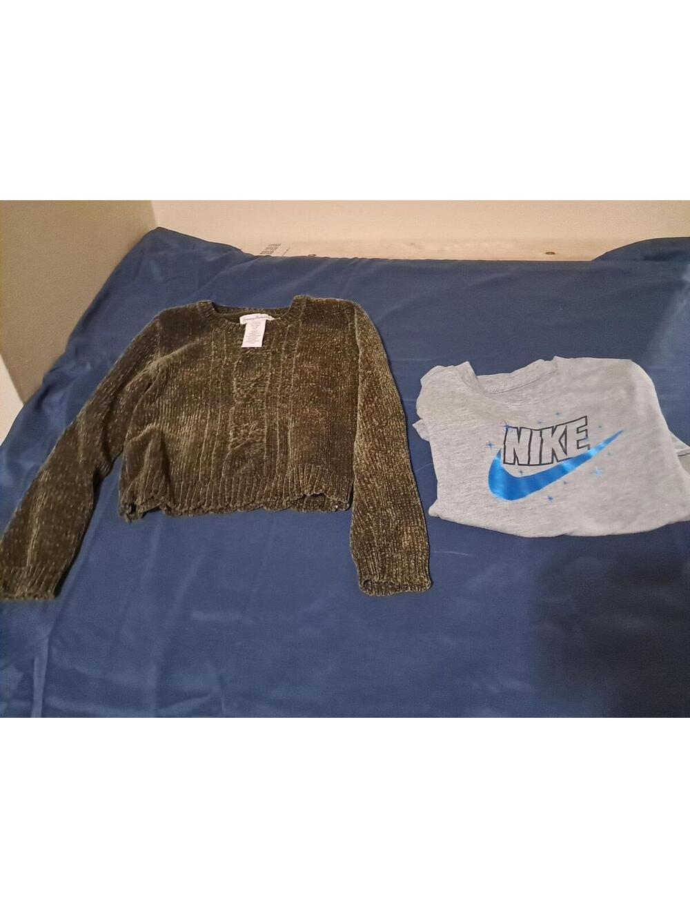 Tommy Bahamaand Nike Girls 5-6 Lkng Sleeve Name Brand Lot Of 2.‎